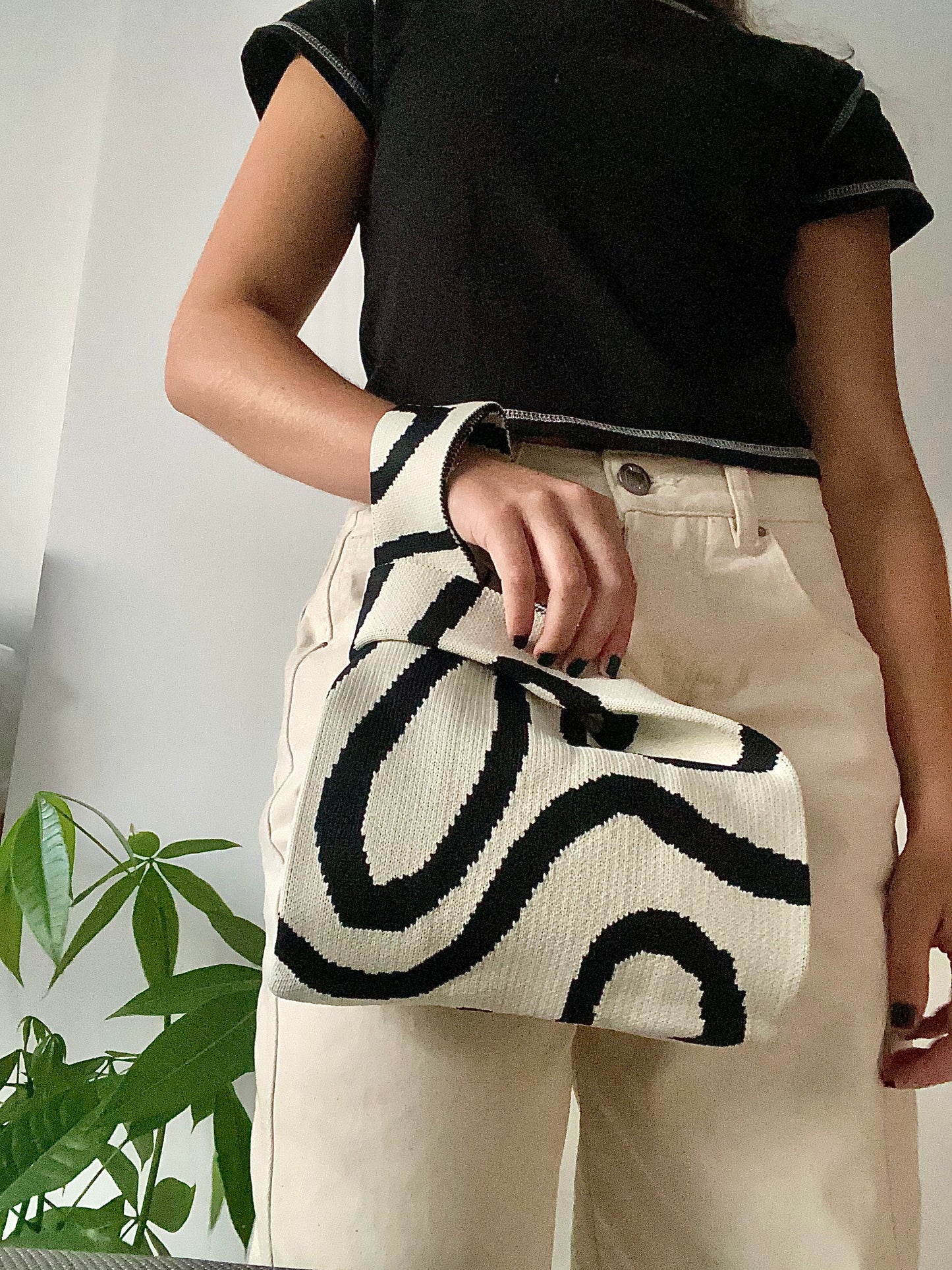 Bolso Tejido - Curvas Blanco y Negro